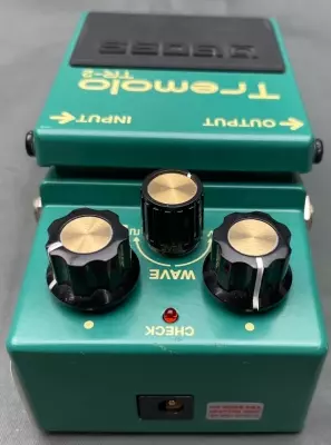BOSS - TR-2 Tremolo pedal 2